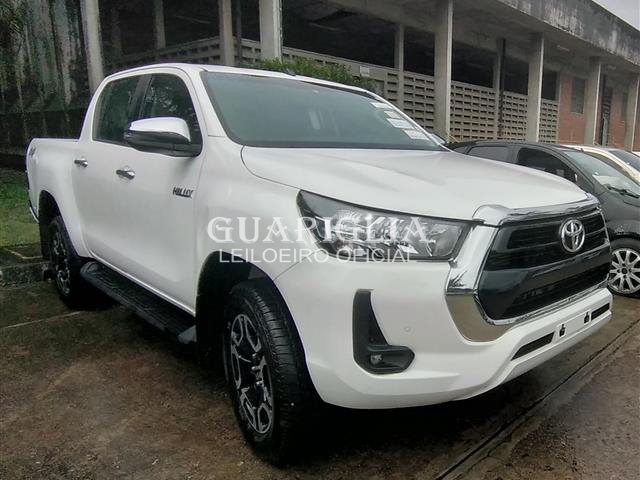 TOYOTA HILUX 2.8 D-4D TURBO DIESEL CD SRV 4X4 AUTOMÁTICO 2021